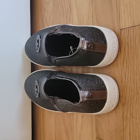 MICHAEL KORS SLIP ON SHOES SPARKE GRAY SIZE 2 GIRLS - Picture 5 of 8
